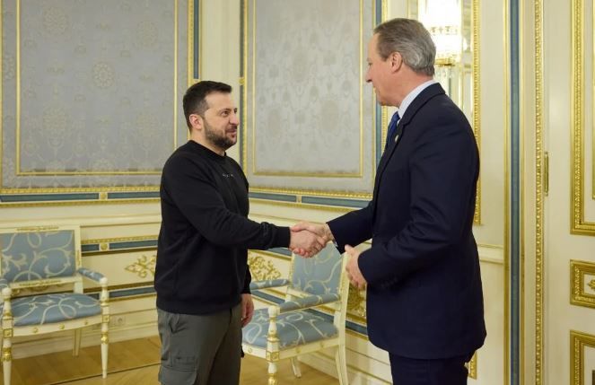 Новый глава МИД Великобритании свой первый визит совершил в Киев