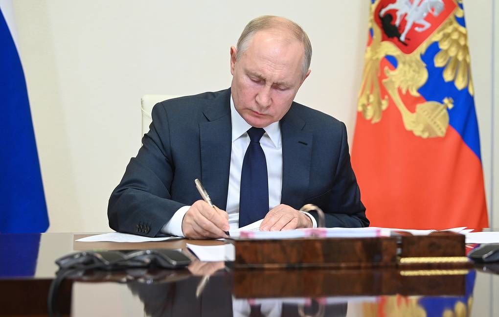 Путін підписав новий указ щодо Донбасу: росіяни заявили про "незворотні наслідки"