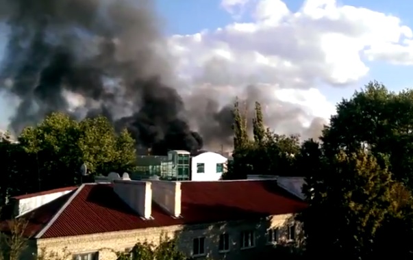 В Донецке начался пожар на ж\д вокзале