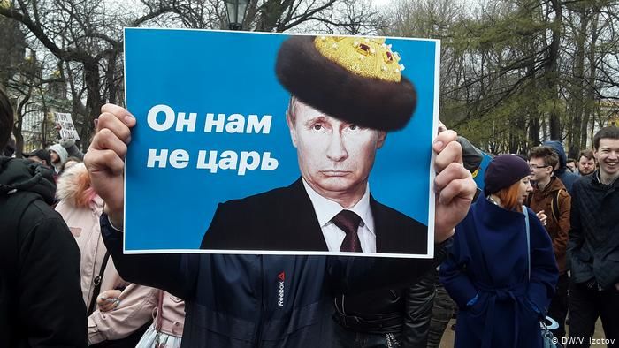 В Краснодаре тысячи людей скандируют "Путин вор!": ОМОНа для разгона людей не хватает