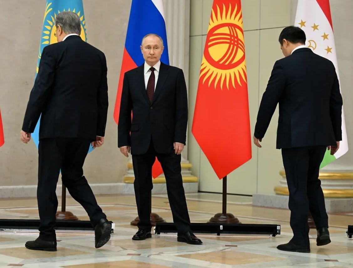 ​"Кольцо власти" от Путина надел только один лидер стран СНГ: Геращенко подвел итоги саммита в Питере