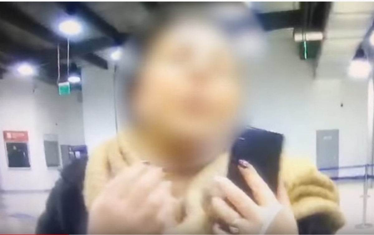 "Я хочу замуж", - гражданка РФ устроила скандал с пограничниками в аэропорту Жуляны, видео