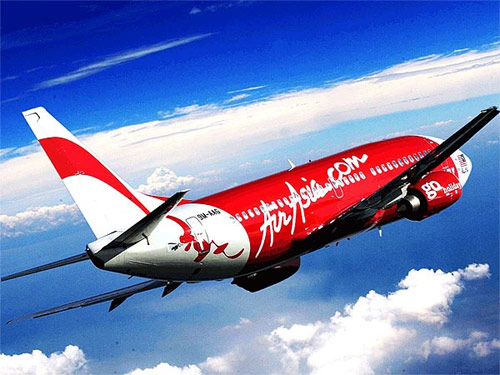 Малайзийский самолет Air Asia со 160 пассажирами рухнул в воду вблизи Индонезии