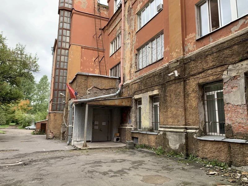 В Санкт-Петербурге "бавовна" расцвела возле бомбоубежища военкомата: что известно