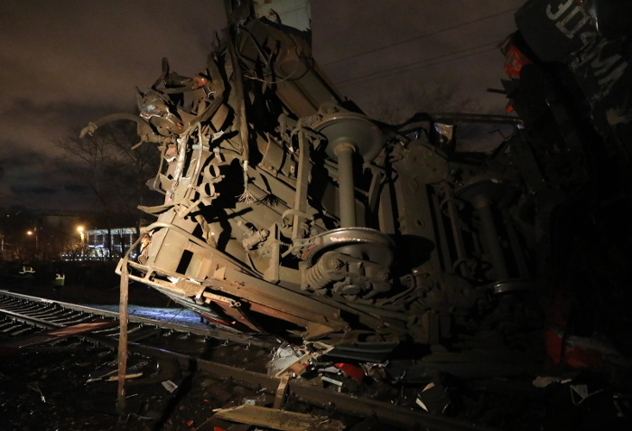 В Москве крупная железнодорожная катастрофа: очевидцы опубликовали видео прямо в момент столкновения (кадры)
