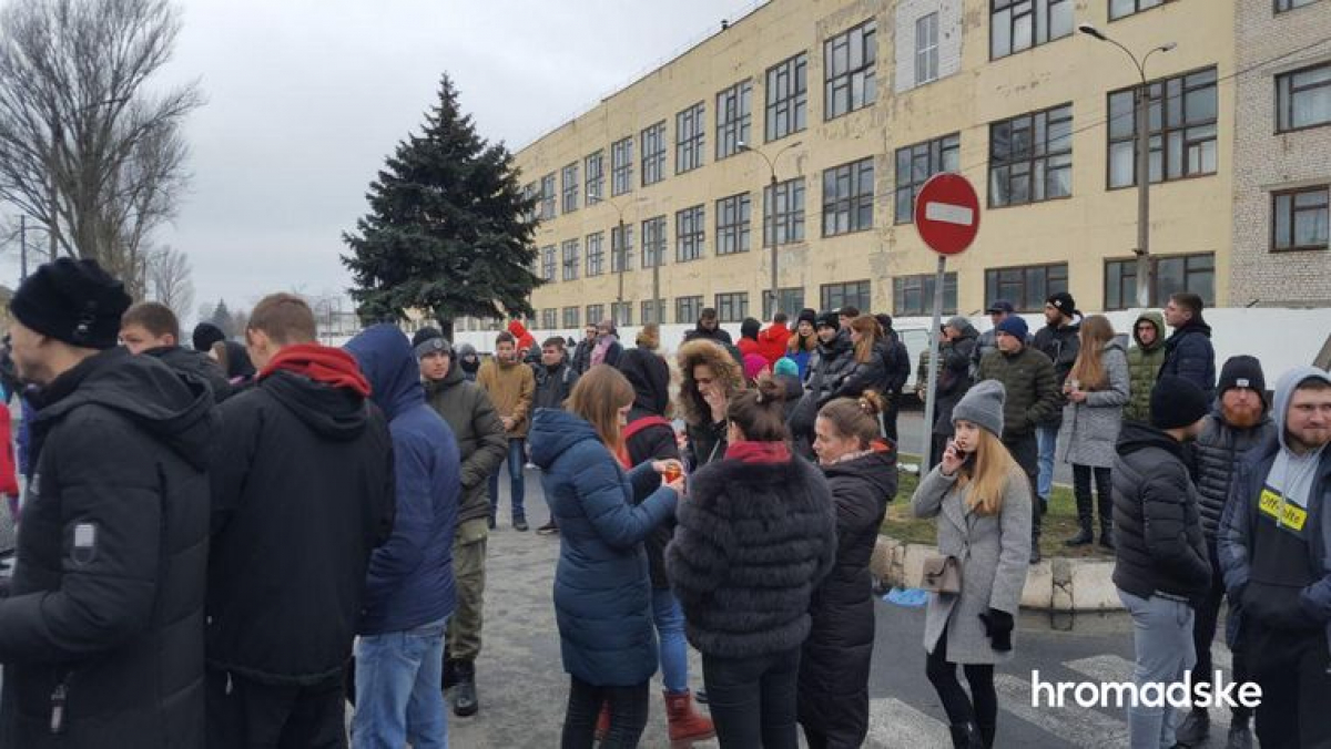 Каховку охватили массовые протесты из-за громкого убийства: жители озвучили требования полиции