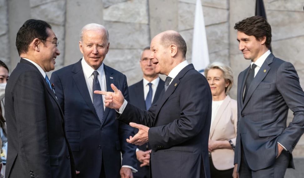 Лидеры G7 высмеяли Путина из-за его пристрастия к "мачо-фотосессии"