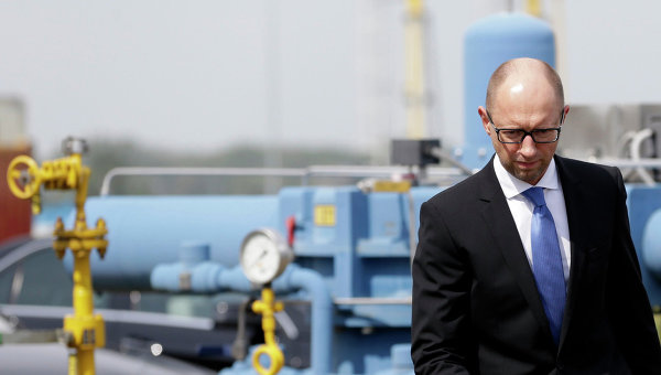 В подземные хранилища газа Украины закачано больше 16 млрд кубов газа, - Яценюк