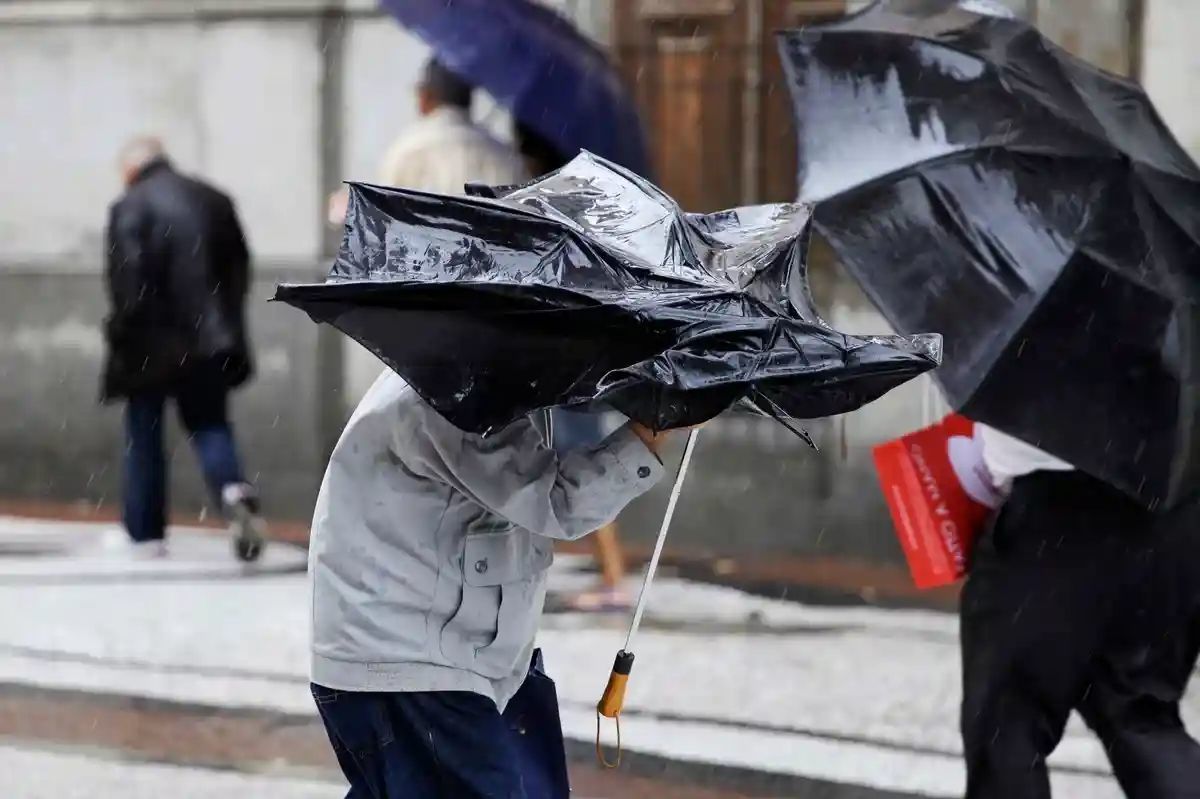 ​На Украину надвигаются дожди и ураганный ветер: синоптик пообещал "интересные" выходные