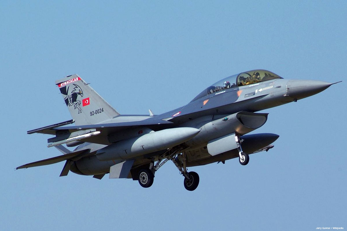 Турция подняла F-16 навстречу армянским Су-30СМ – ситуация между странами сильно накалена