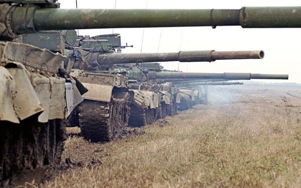 ​Конвои снабжения боевиков привезли в Донецк и Первомайск боеприпасы и технику, – «ИС»