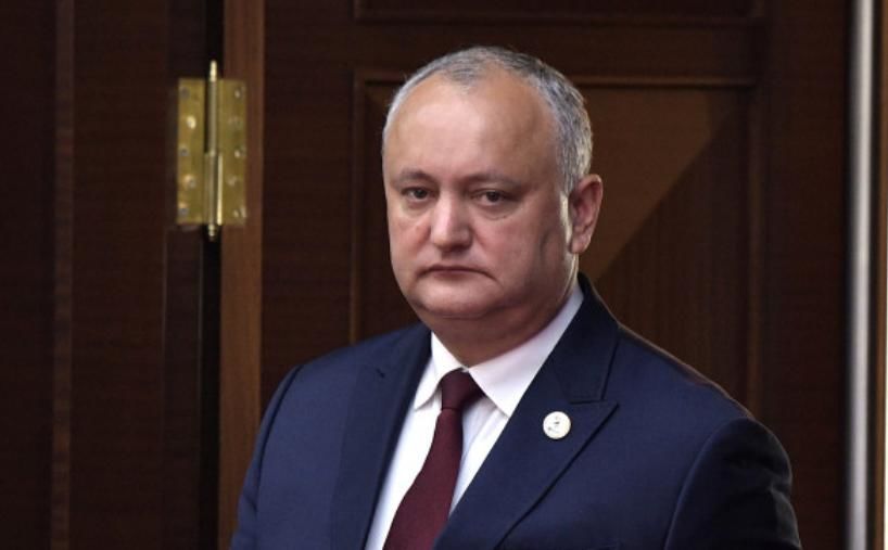 ЗМІ: "Постійно пише записки Путіну", – у Молдові затримано експрезидента Додона, його підозрюють у державній зраді