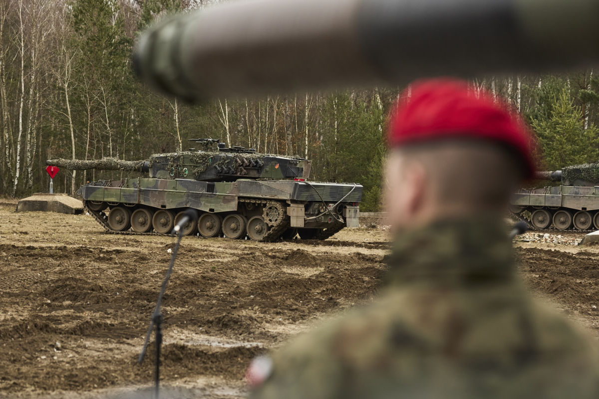 Перші Leopard 2 сьогодні приїдуть в Україну – Bloomberg