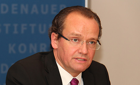 Депутат Бундестага: Минские соглашения не влияют на решение МВФ о третьем транше