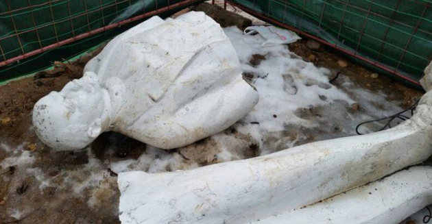 СМИ: памятник Ленину повалили в Минске