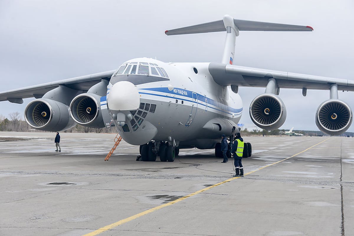 ​За два дня "Ил-76МД" ВВС Беларуси дважды слетал в РФ - в Москве заговорили о "вежливых человечках"