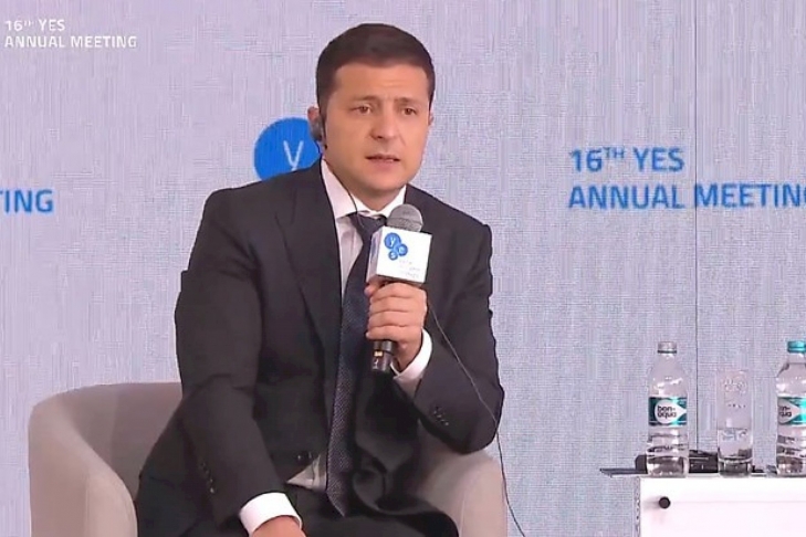 Зеленский и неудобные вопросы на форуме YES: в соцсетях разгорелся скандал из-за президента