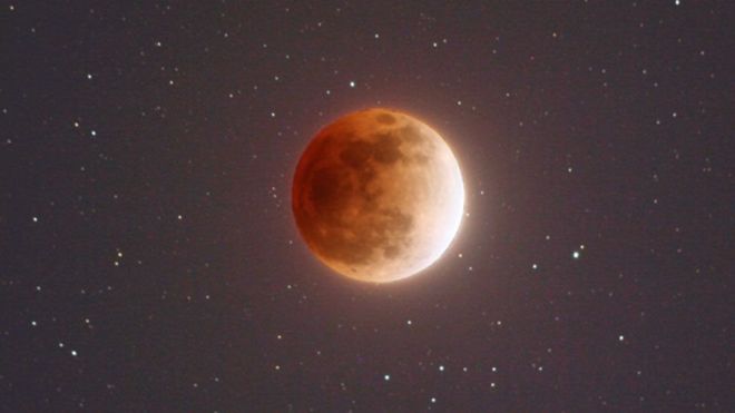 Голубая Луна в багровых тонах: онлайн-трансляция уникального тройного астрономического явления