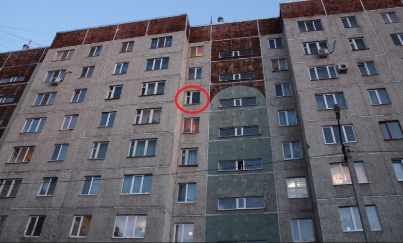 "Встали буквой "п" и делали все, что могли": в Екатеринбурге трое мужчин спасли 4-летнюю девочку, выпавшую из окна 8-го этажа