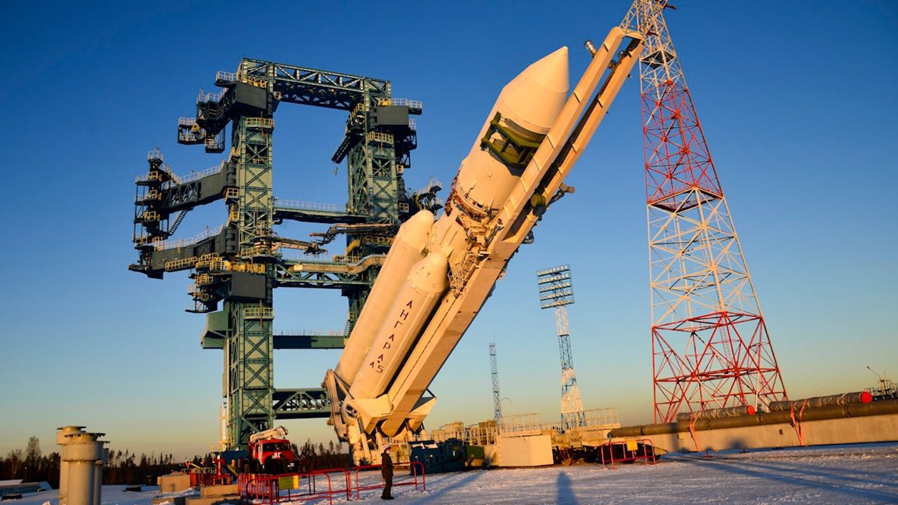 20-тонный российский ракетный блок "Персей" застрял на орбите и может рухнуть на Землю 