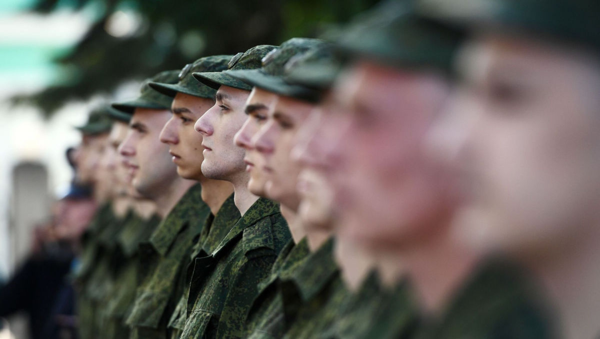 Кремль смог "подкупить" десятки тысяч белорусских военных для войны против Украины