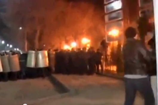На улицах Гюмри ранены более десятка человек, полиция начала аресты