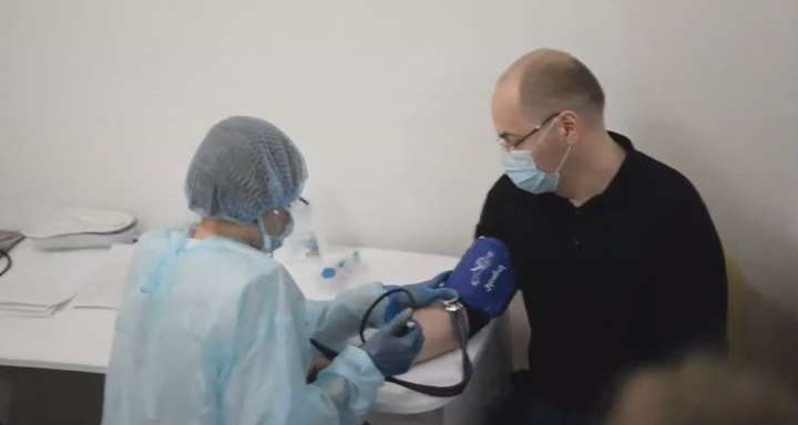 Глава Минздрава Украины Степанов вакцинировался от COVID-19 – видео облетело Сеть
