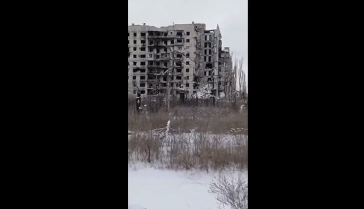 "80% квартир сгорели, осталось 20 человек", – жители Угледара показали уничтоженный Россией город