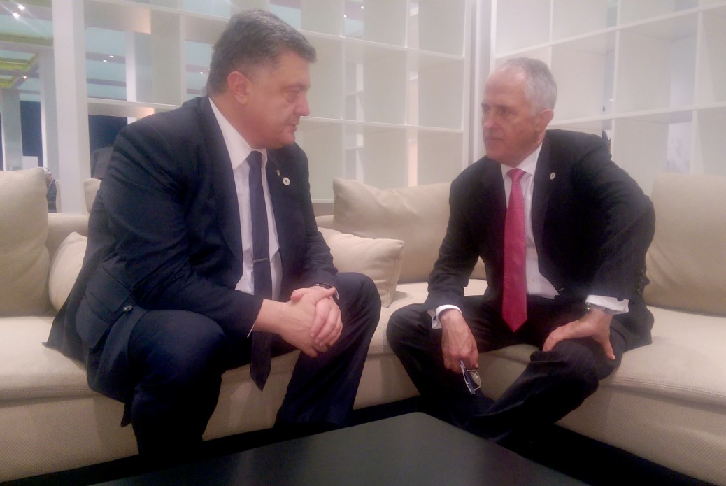 Порошенко обсудил с Премьер-министром Австралии вопрос создания международного трибунала в деле крушения самолета МН17
