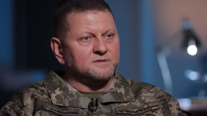"Спасибо пацаны, берегите себя", – Залужный побывал на самых горячих участках фронта и показал яркое видео
