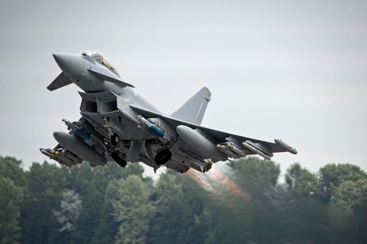 Над Киевом пролетят британские истребители Eurofighter Typhoon: новые подробности парада ко Дню Независимости