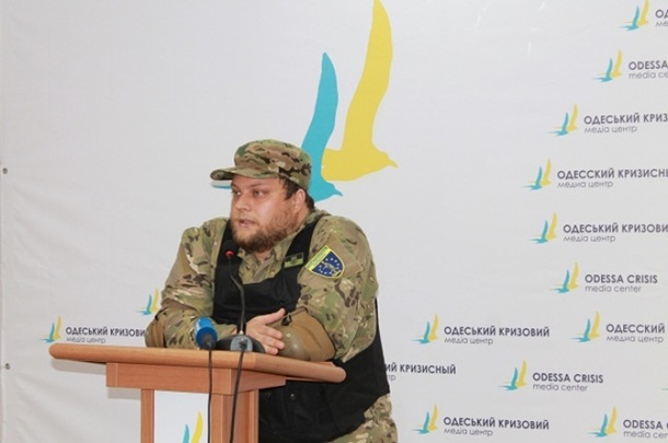 В Одессе активисты "Самообороны" пытались скрыться от полиции, грубо нарушая ПДД