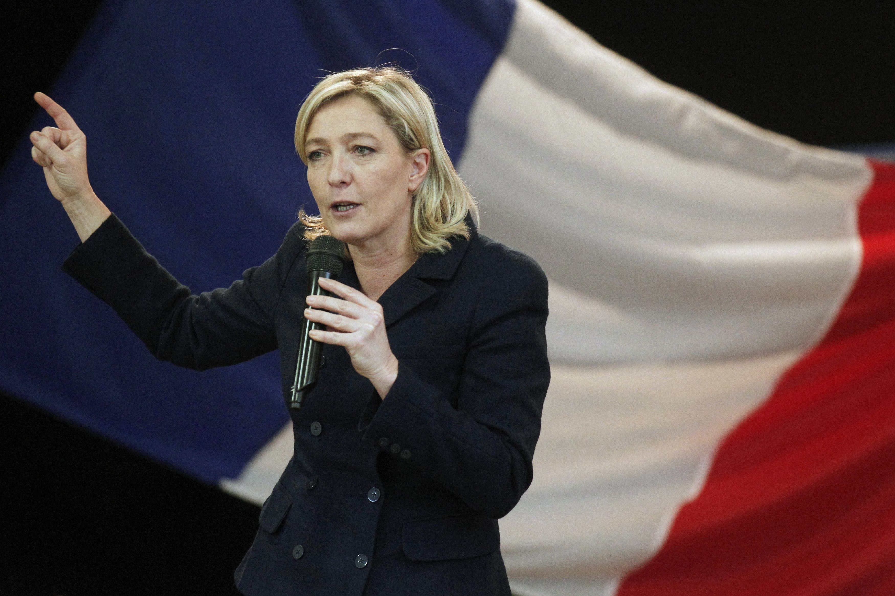 Лидер французской партии "Национальный фронт" ответит в суде по обвинению в расизме