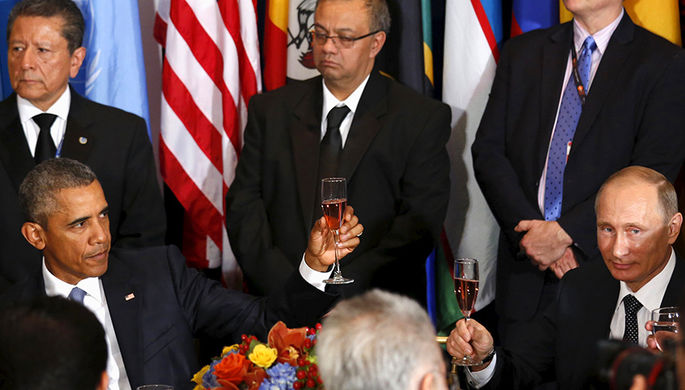  Ланч в ООН: Обама выпивает за мир, а Путин прячет от него взгляд