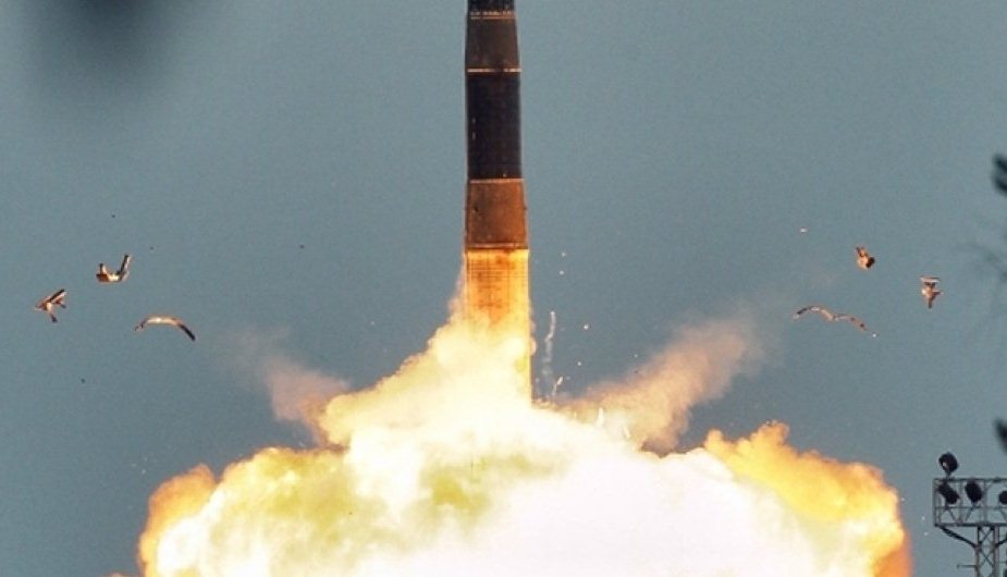 Россия испытала баллистическую ракету "Тополь", выпустив ее из Архангельска на Камчатку