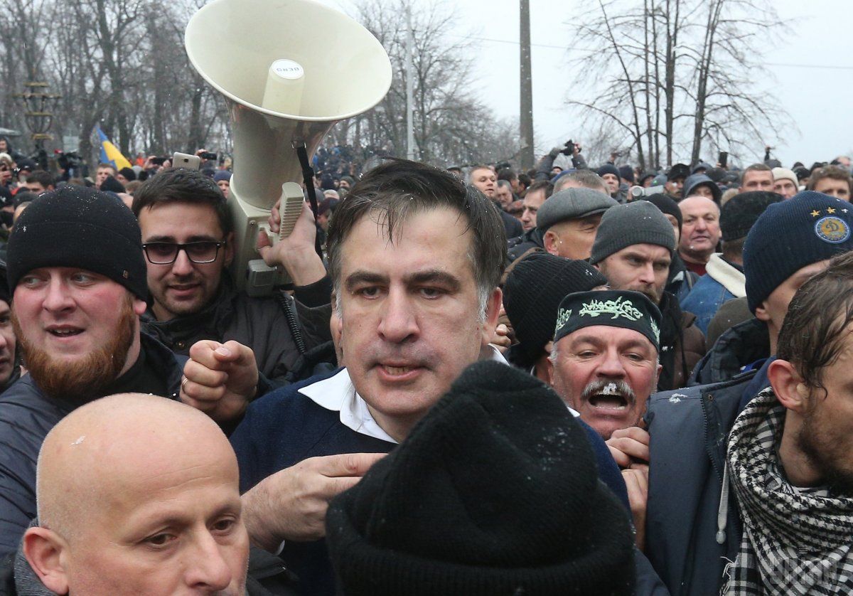 Политолог назвал несколько сценариев развития событий вокруг скандала с Саакашвили и Курченко