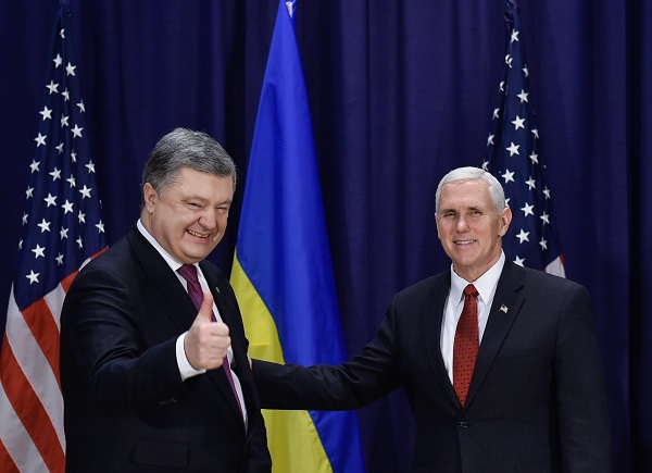 Порошенко сообщил о хороших новостях для Украины после встречи с вице-президентом США Майклом Пенсом: стали известны первые подробности переговоров о Крыме, Донбассе и России