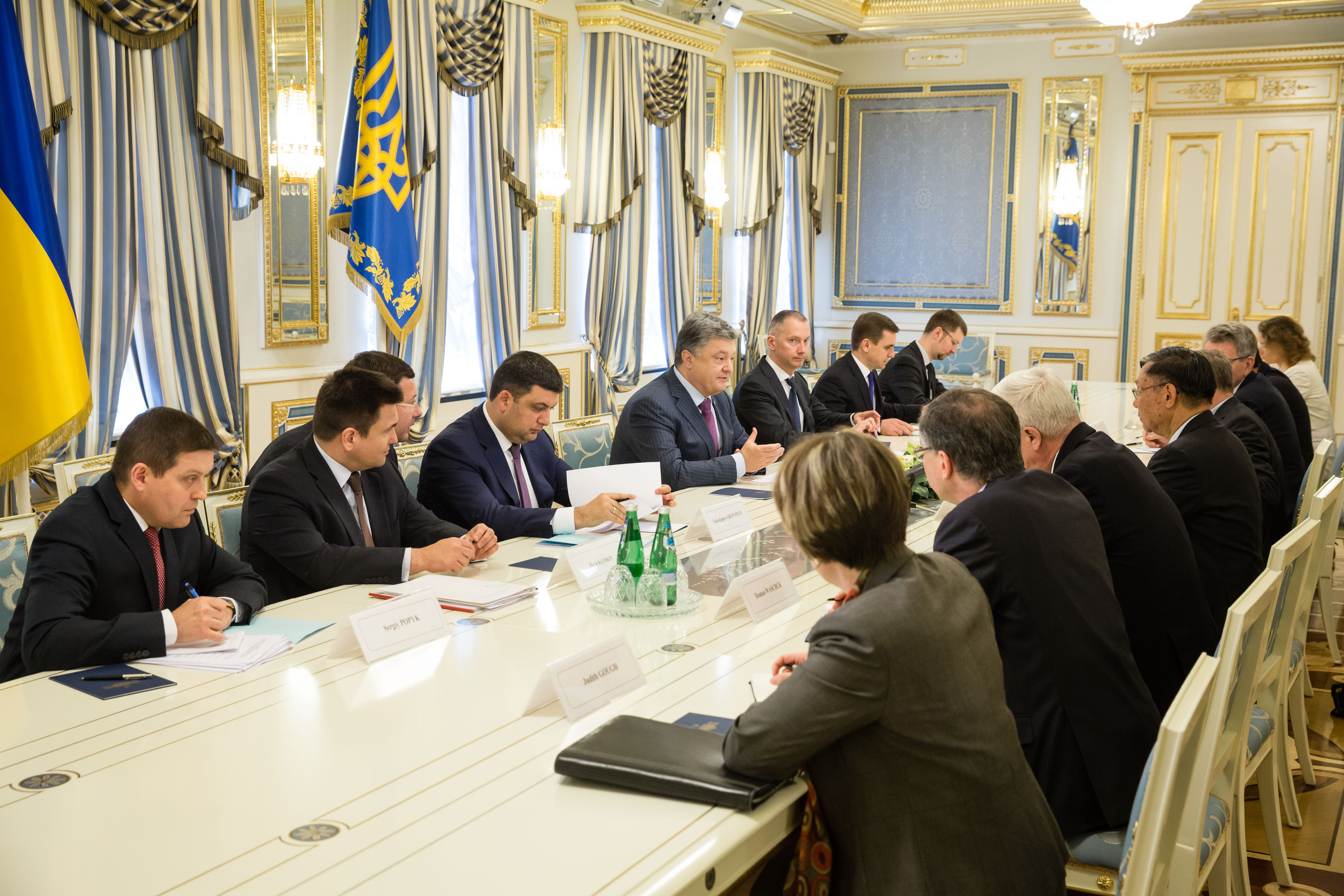Санкции Европы вынудят Россию соблюдать минские соглашения - Петр Порошенко