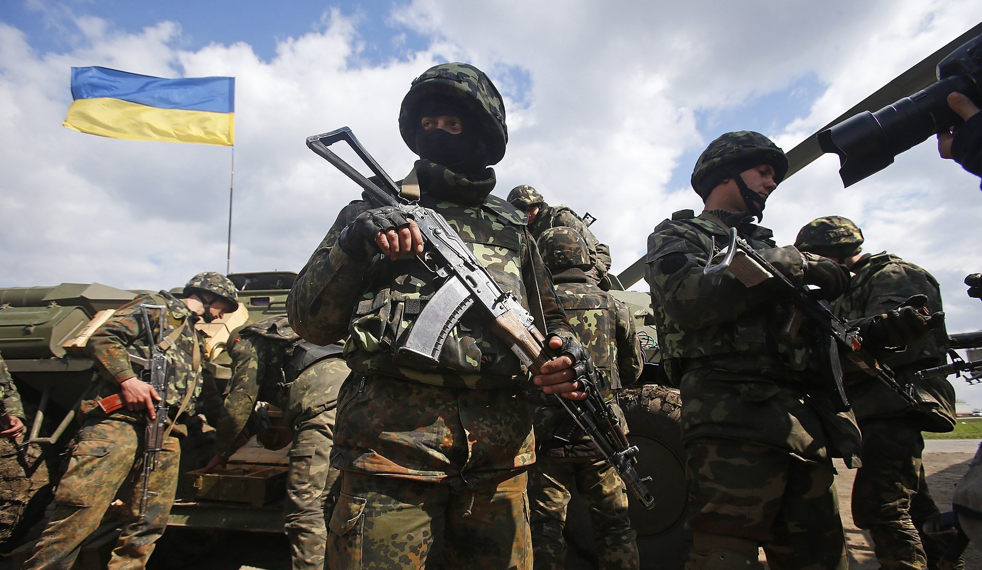 ДРГ сепаратистов "ДНР" в панике сбежала, получив отпор украинских воинов в Марьинке, - штаб АТО