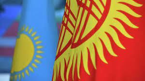 РФ розпалює конфлікт у Центральній Азії: Киргизстан шантажує Казахстан заради допомоги Кремлю