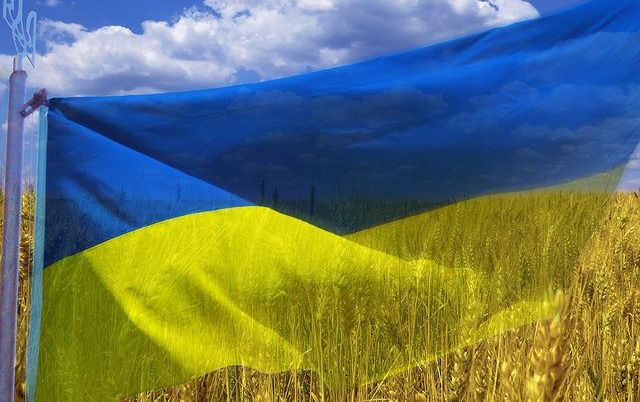 Флаг Украины появится над Донецком, Луганском, Симферополем и Севастополем - в Сети ажиотаж в День флага