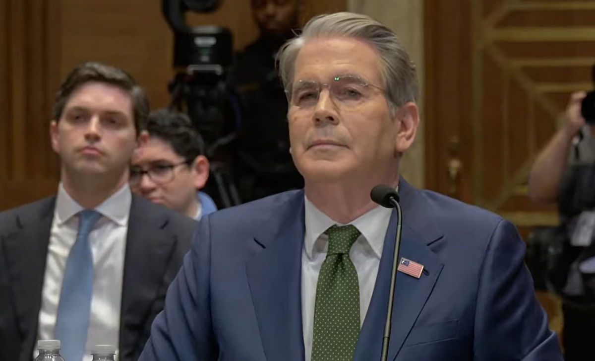 У Трампа оправдались за продление смягчения санкций против российской нефти