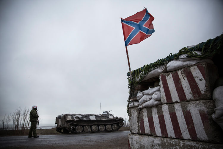 ​Бороться с "русским миром" в Мариуполе готовы единицы. Остальные равнодушно ждут Путина,- Bloomberg