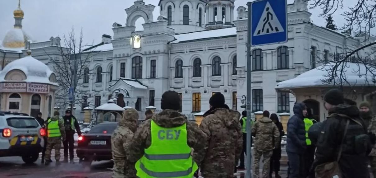 СБУ пришла с обыском в Киево-Печерскую лавру – территория оцеплена