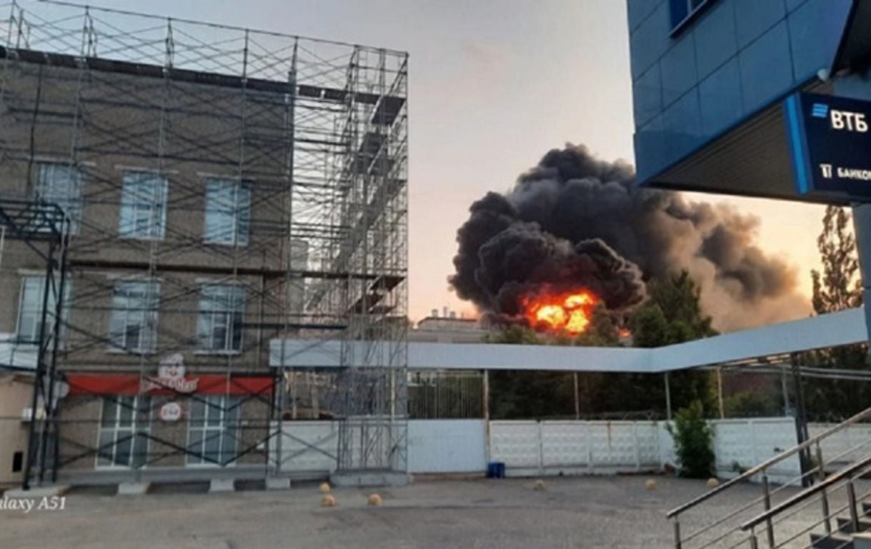 Дроны атаковали военный завод в Чебоксарах – в Сети показали момент прилета