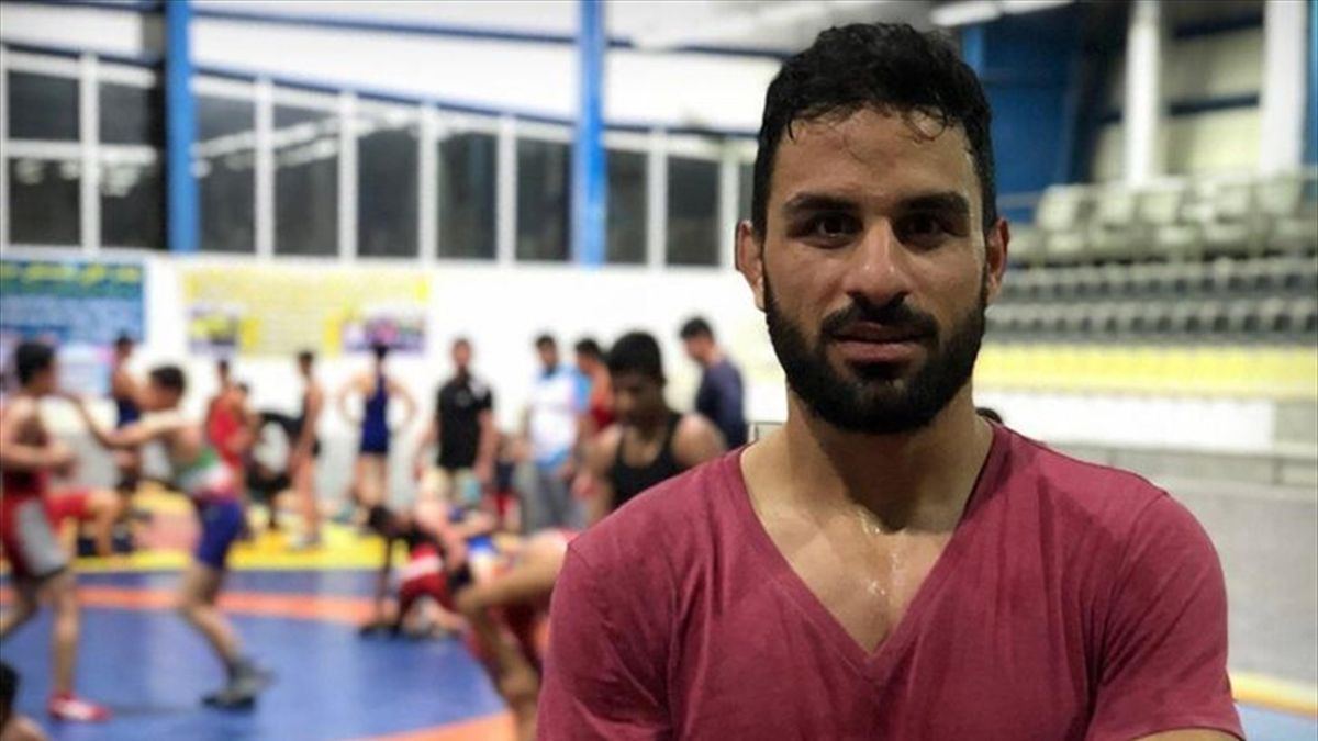 Чемпиона Ирана по борьбе Навида Афкари приговорили к смертной казни