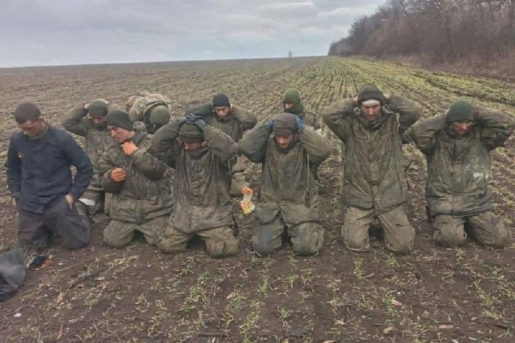 "Вонючие, без носков и с гнилыми зубами", – заммэра Днепра впервые увидел пленных солдат Путина