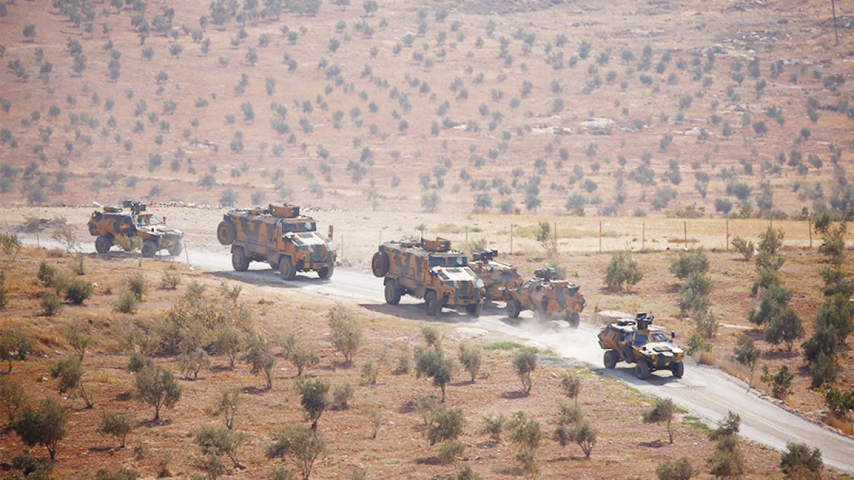 Турция стягивает спецназ, танки, БМП и снайперов в провинцию Идлиб, кадры