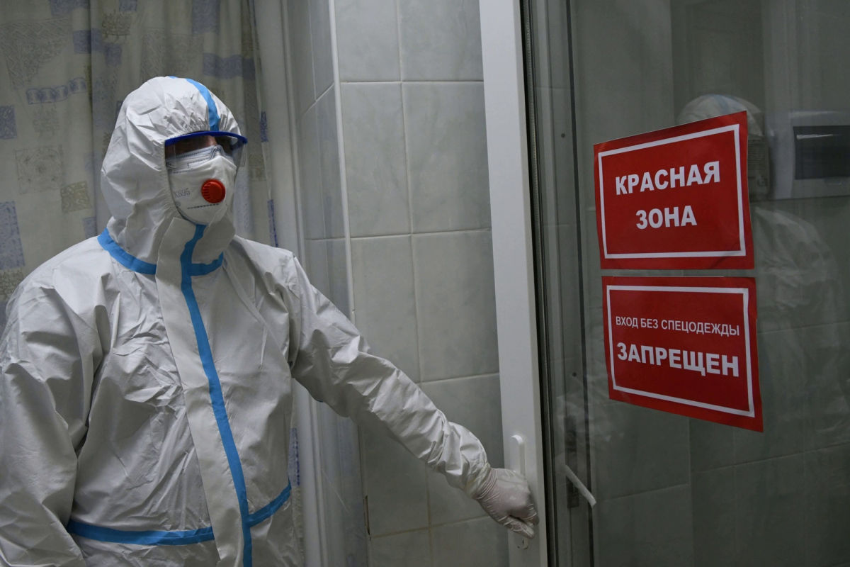 В Томске россиянин три дня выдавал себя за медика в ковидной больнице ради бабушки
