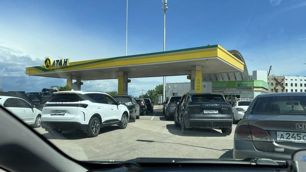 Топливный кризис в Крыму: оккупанты объявили о введении новых ограничений